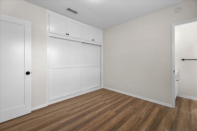 Building Photo - Updated Winnetka 3-Bedroom with Backyard and Detached Garage