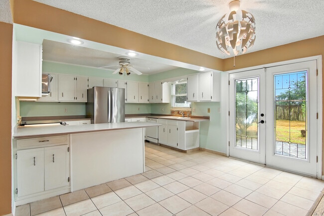 Building Photo - 24 Cinderella Ln NW