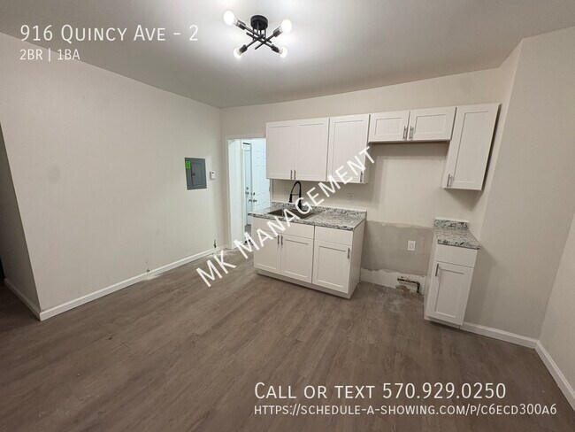 Building Photo - 916 Quincy Ave