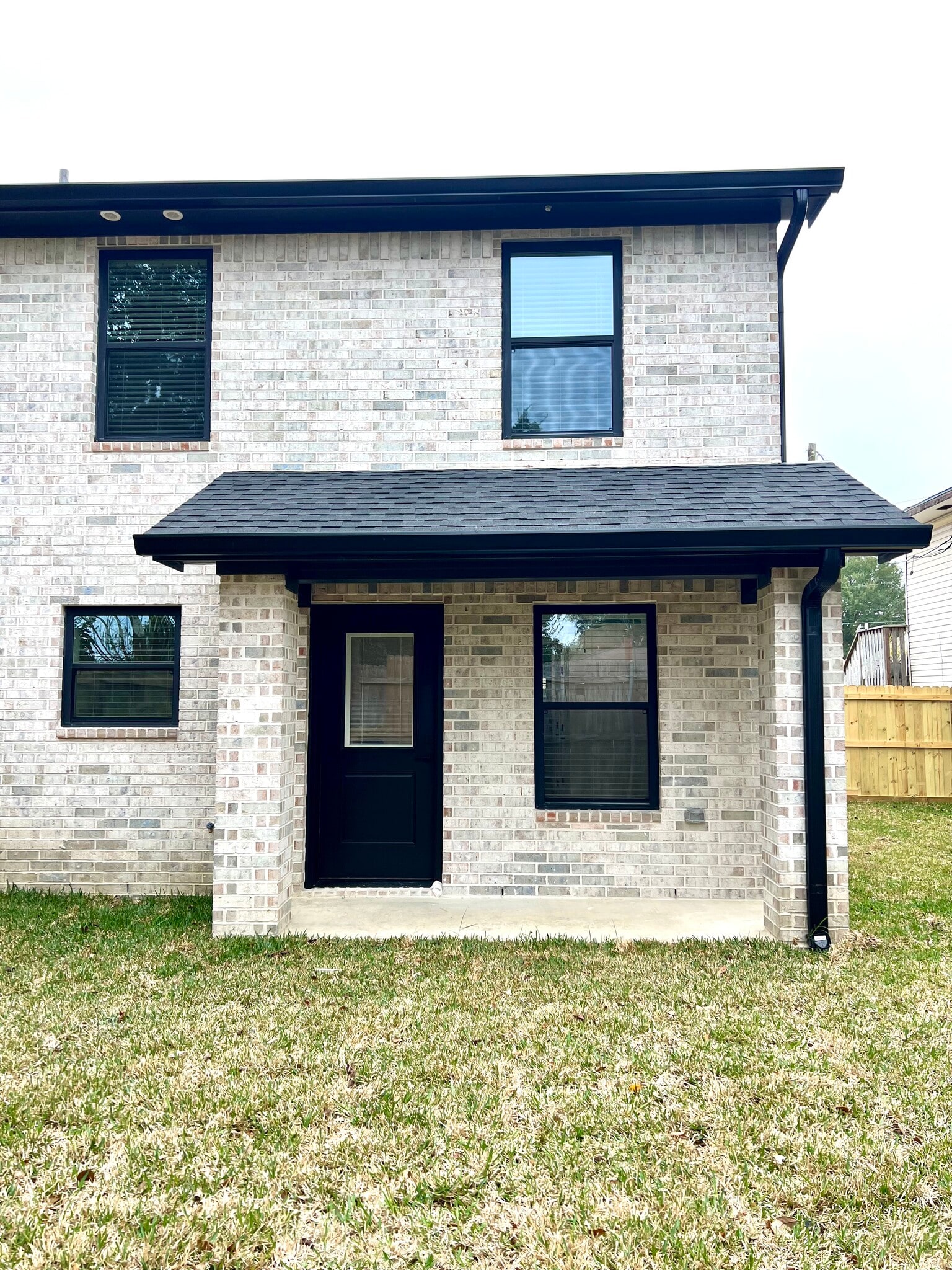 Building Photo - 545 S 28th St