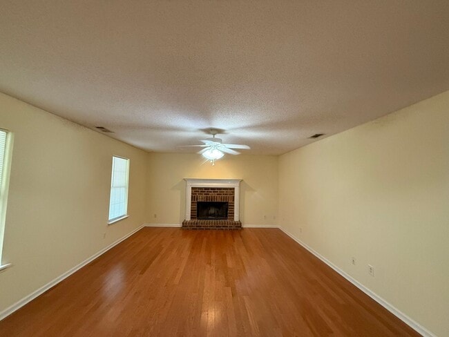 Building Photo - 510 Whistlestop Cir
