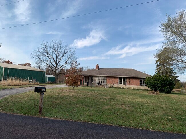 Primary Photo - 5731 S Bearfield Rd