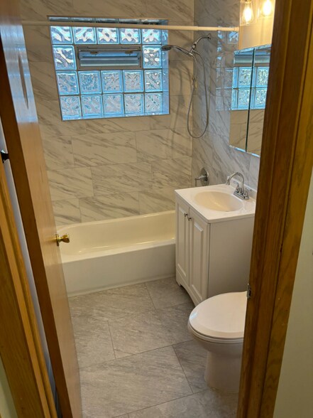 Building Photo - 7350 W Belmont Ave