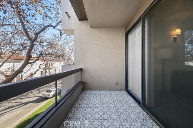 Building Photo - 141 S Linden Dr