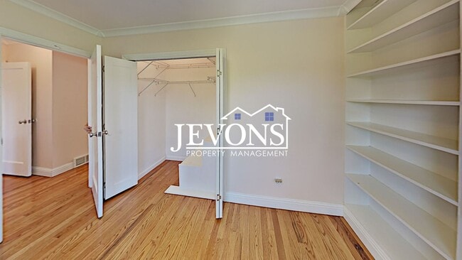 Building Photo - Beautiful two-story home in a walkable area near dining, shopping, entertainment and schools!