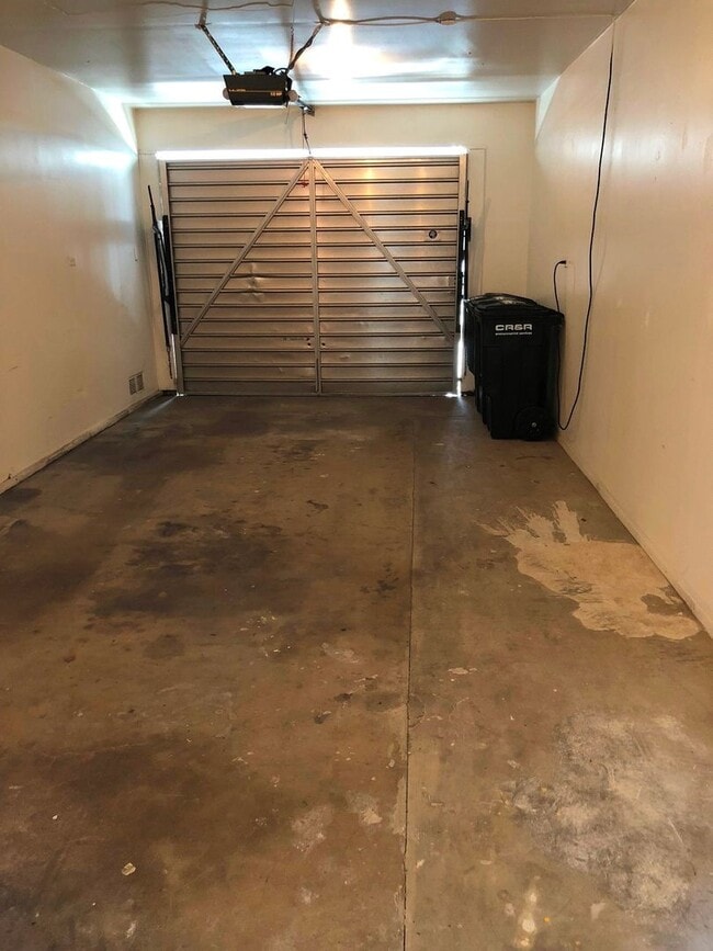 Building Photo - Upstairs Unit in CDM, 6/20/25.