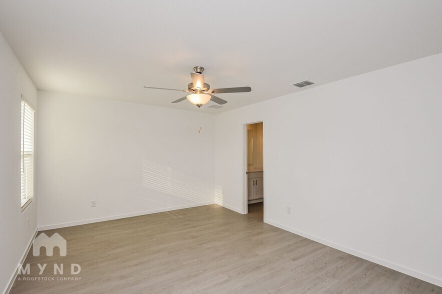 Building Photo - 2720 Mistwood Dr