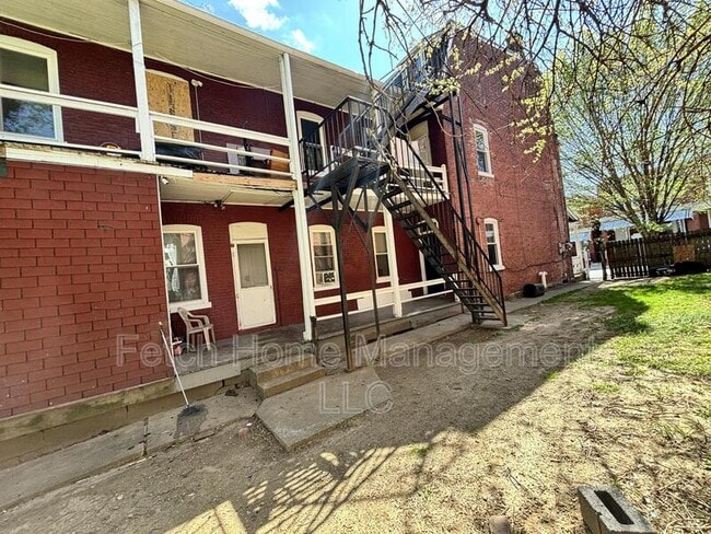 Building Photo - 19 S Ann St