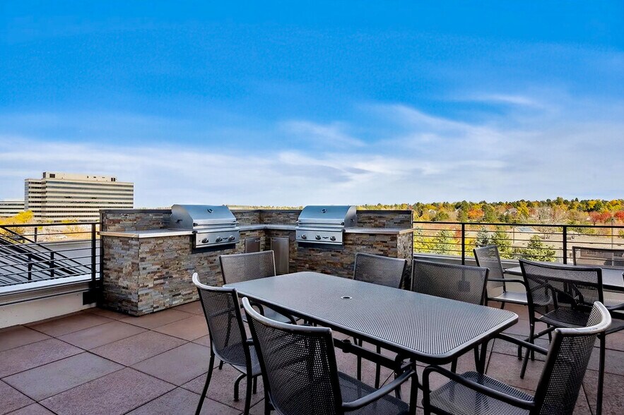 Building Photo - 8100 E Union Ave