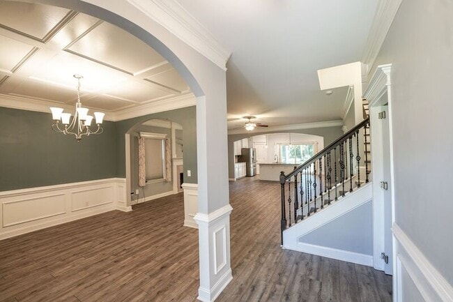 Building Photo - 425 Wicklow Dr