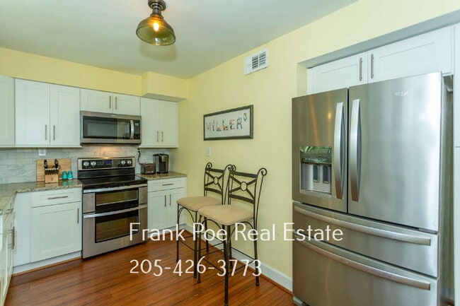 Building Photo - Charming 3-Bedroom Condominium in Birmingham!