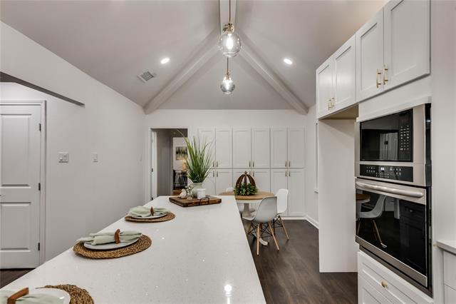 Building Photo - 9522 Hilldale Dr