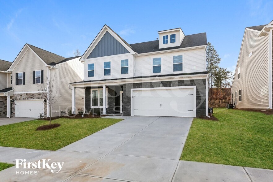 Building Photo - 566 Hillpark Ln