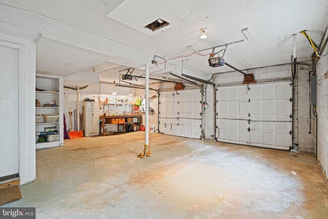 Building Photo - 5620 Bent Branch Rd