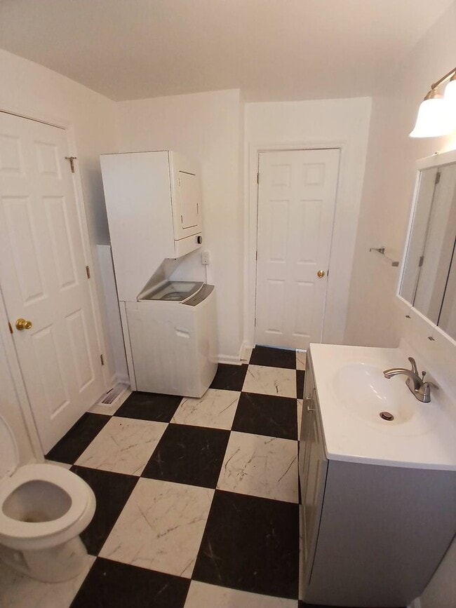 Building Photo - Newly Renovated 4BR/1BA Single-Family Home with Garage – Cleveland