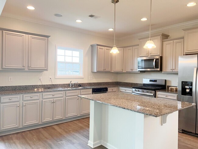 Building Photo - 720 Stilmore Dr