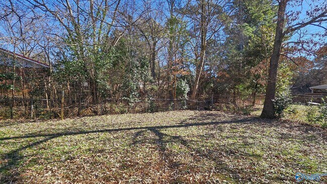 Building Photo - 712 Larry Dr