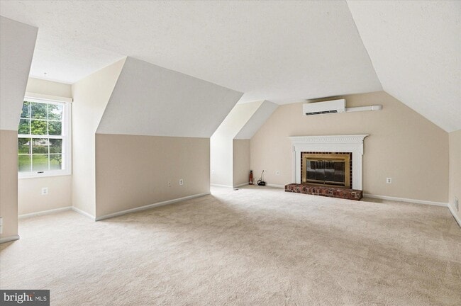 Building Photo - 9708 Locust Hill Dr
