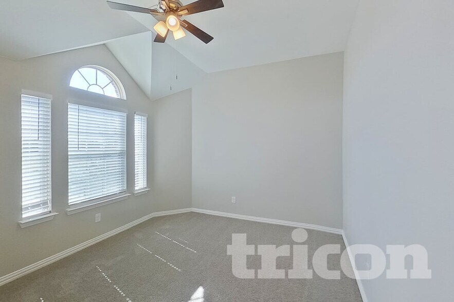 Building Photo - 131 Lake Trail Dr