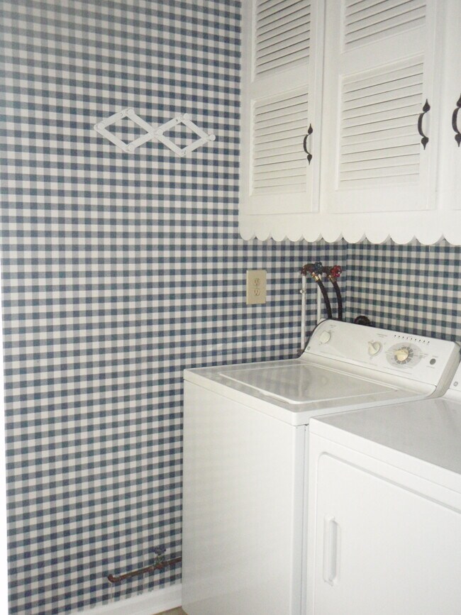 Separate laundry room - 712 Towne Center Dr