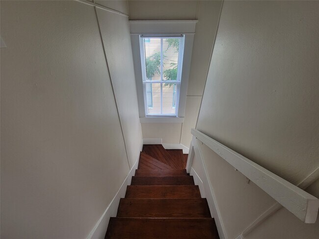 Building Photo - 2221 35th St