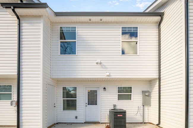 Building Photo - 440 West F St APPROVED APPLICATION