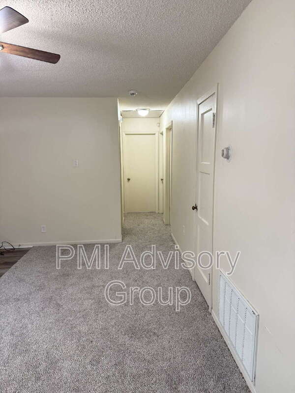 Building Photo - 412 SE 33rd Terrace