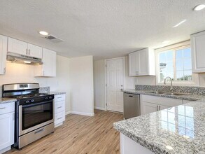 Building Photo - Available Now for Rent in the prestigious community of Silver Lakes! Please act fast as this beau...