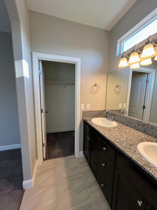 Building Photo - 4396 Wickson Pl