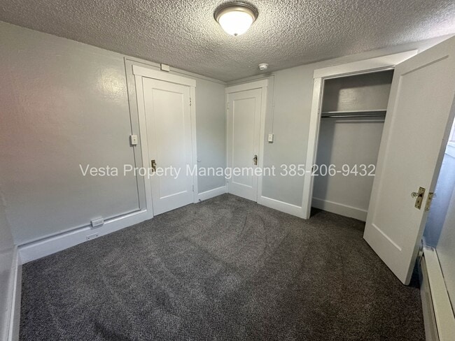 Building Photo - 1082 Doxey St