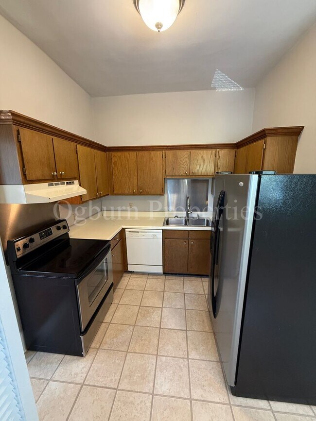 Building Photo - 603003- 1330 W. FIRST STREET