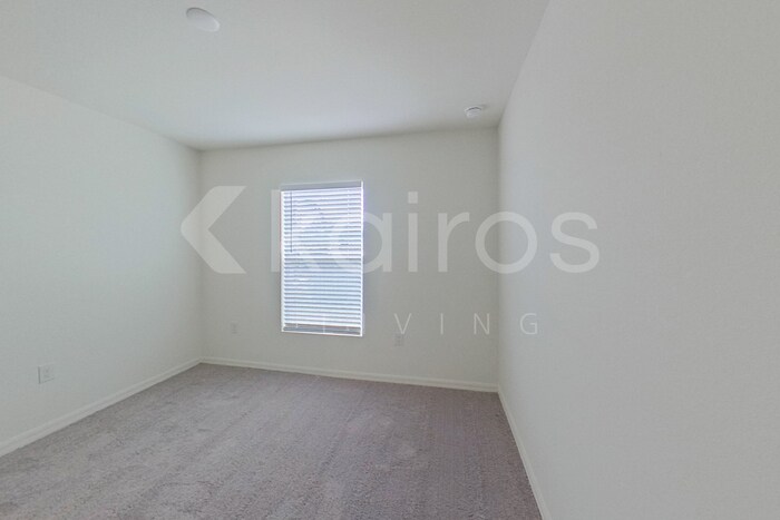 Building Photo - 2306 NW 20th Pl