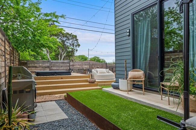 Building Photo - 2507 Audubon Pl