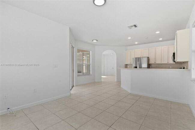 Building Photo - 3956 NE 11th Dr