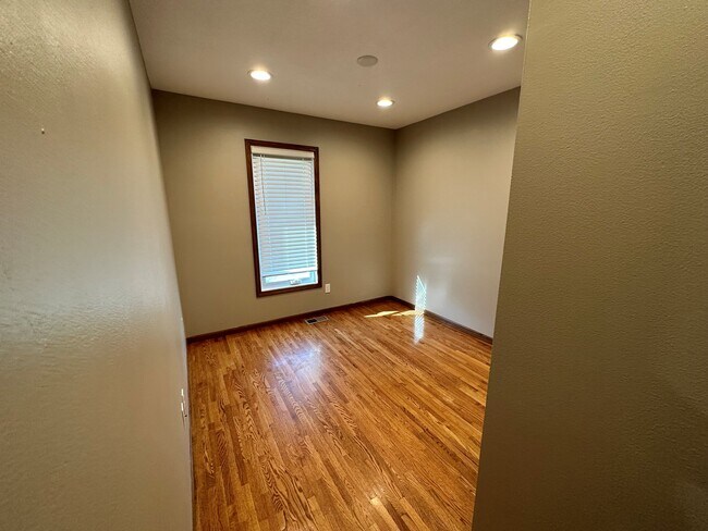 Building Photo - 1226 Cherry Pky