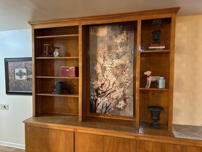 Building Photo - ONE BEDROOM, one bath, FULLY FURNISHED; ALL BILLS PAID