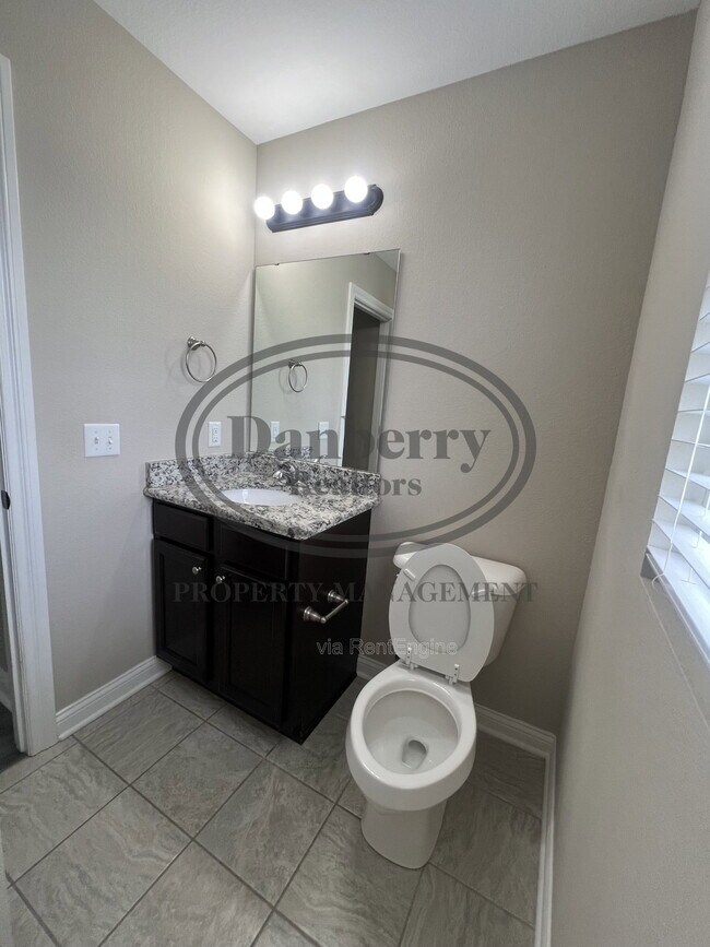 Building Photo - 8914 Red Hawk Ct