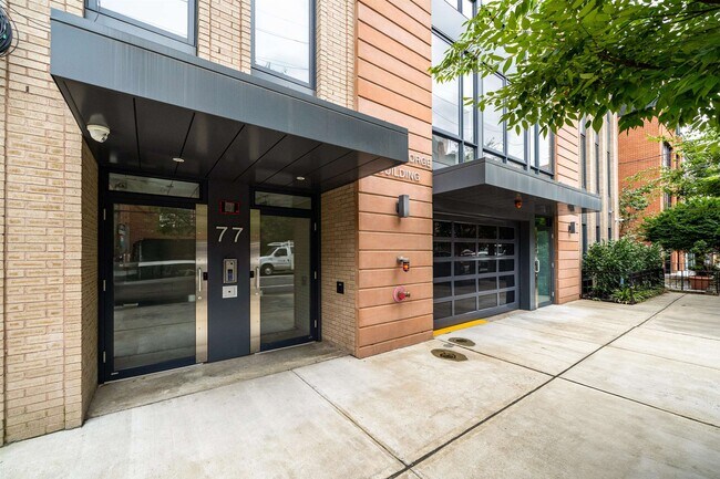 Primary Photo - 77 Madison St