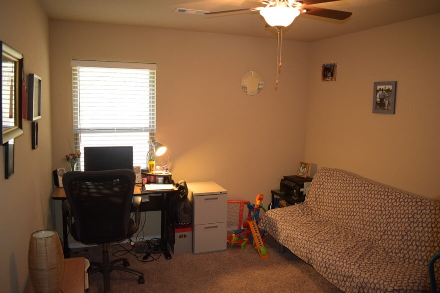 Primary Photo - 30 Penny Lane