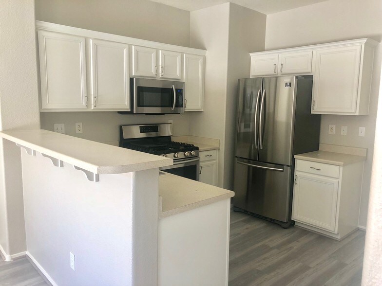 Building Photo - 705 Respectful Ridge Ave