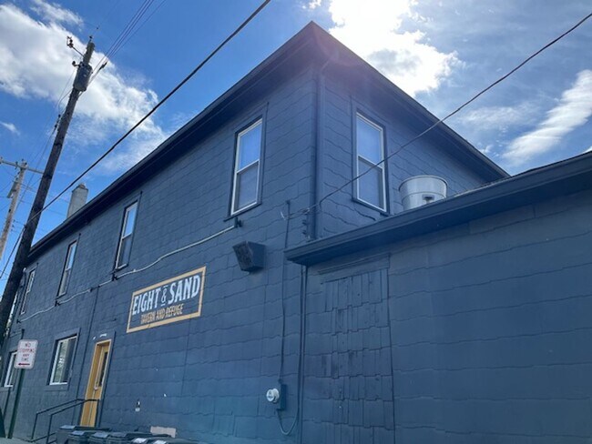 Building Photo - 76 E Innis Ave