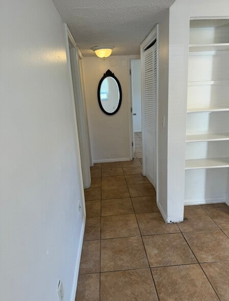 Building Photo - 3004 Oaklawn Ave