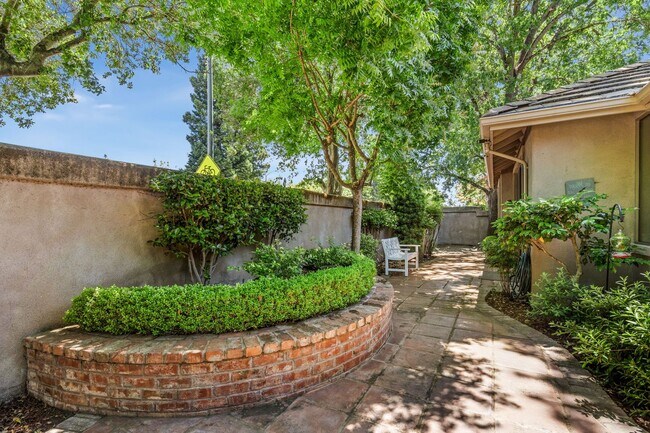 Building Photo - Coveted Crocker Grove Village in Gold River