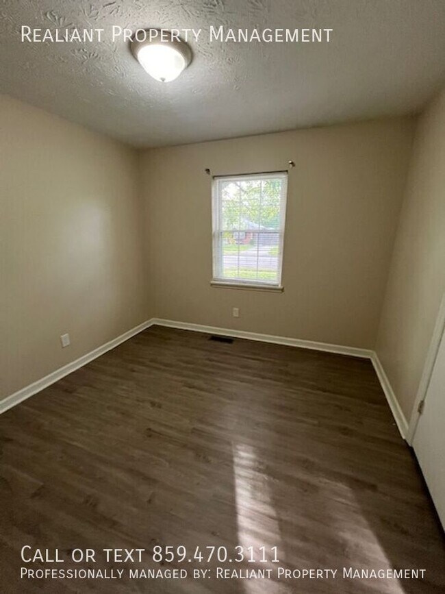 Building Photo - 233 Shreveport Dr