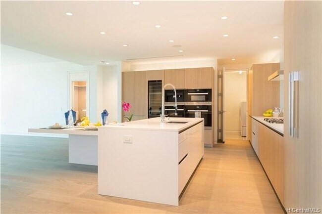 Building Photo - Waiea 11th Floor 2/2.5/2 with Ocean and Diamond Head Views