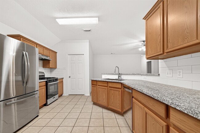 Building Photo - 10 Druids Glen Pl
