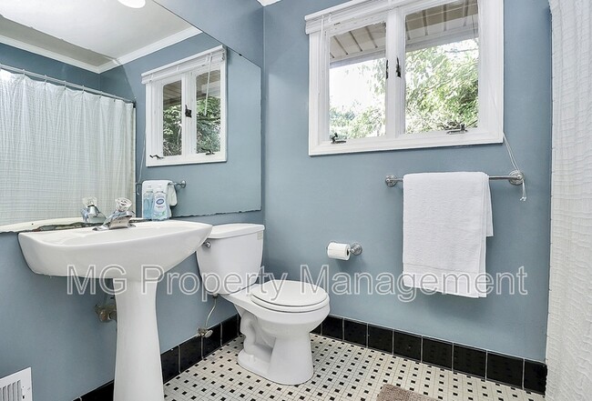 Building Photo - 5022 Furman Pl