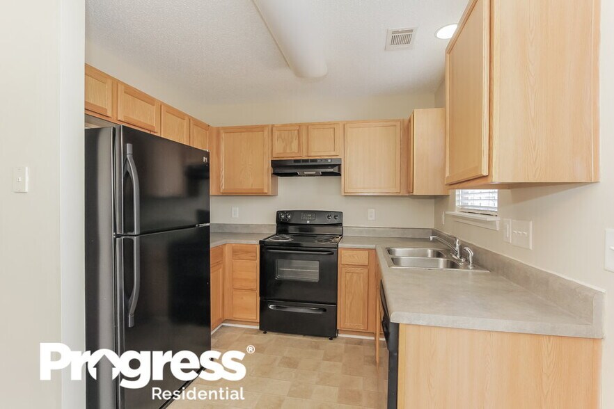 Building Photo - 17113 Greenlawn Hills Ct