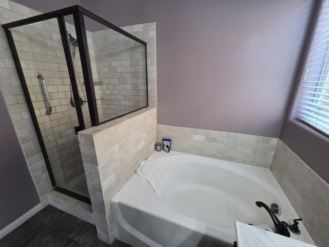 Building Photo - 3760 Candytuft Ridge Ave