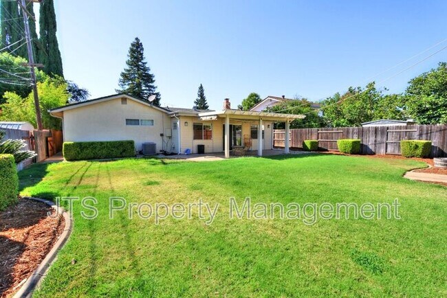 Building Photo - 2128 W La Loma Dr